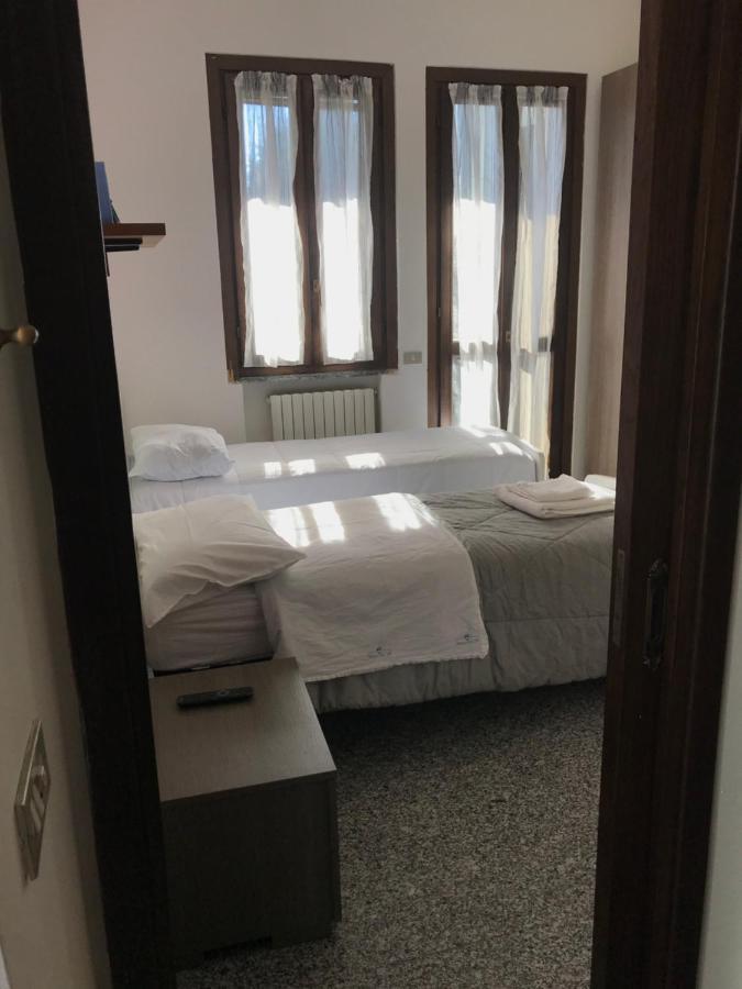 Camera Con Bagno Mirjana Cislago Exterior foto