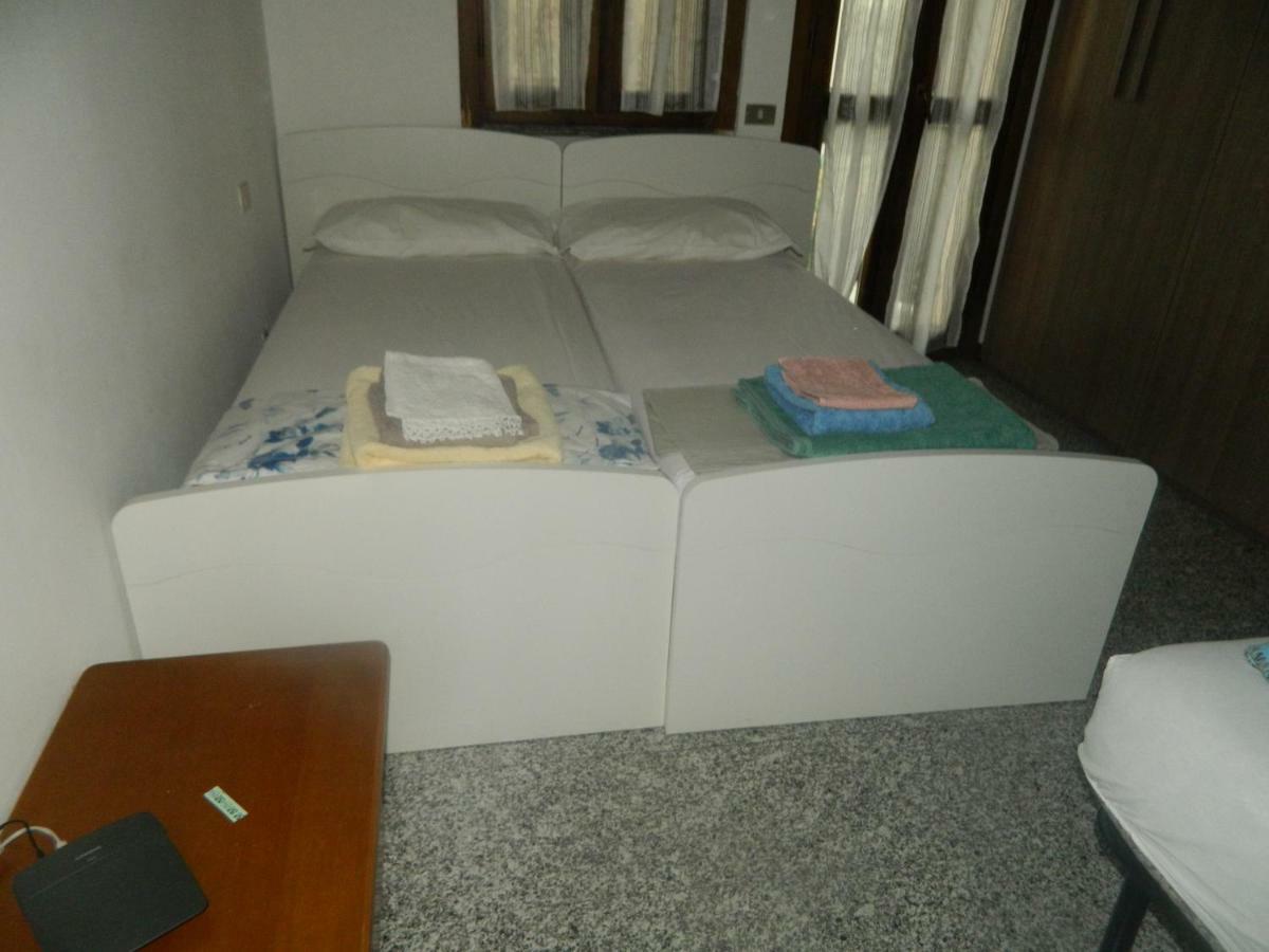 Camera Con Bagno Mirjana Cislago Exterior foto